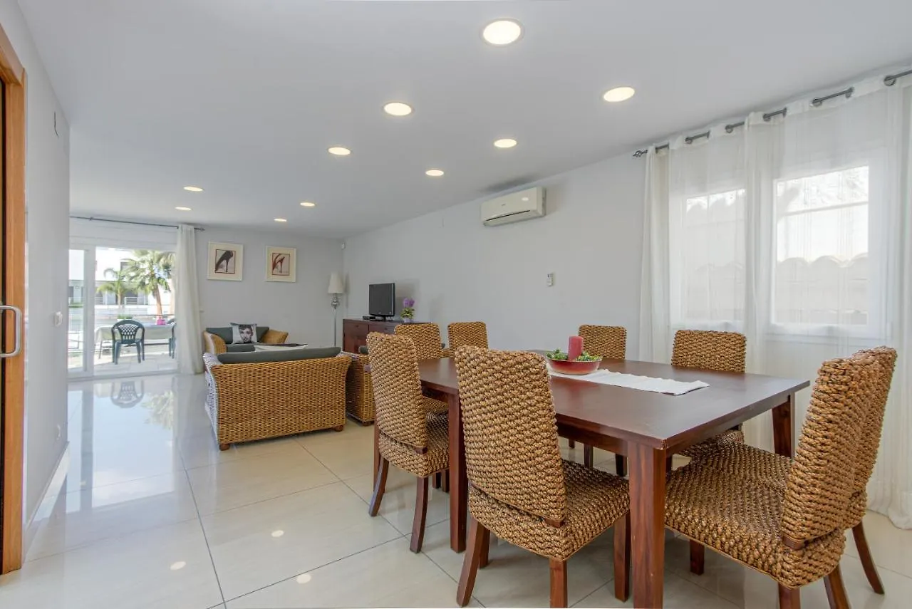 Apart-Rent Villa Ter 0031 Empuriabrava
