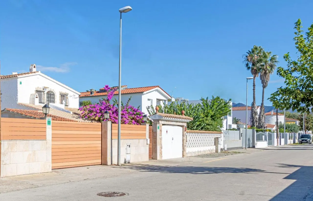 Apart-Rent Villa Ter 0031 Empuriabrava 0*,  İspanya
